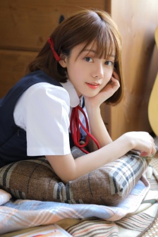 莫妮卡贝普奇